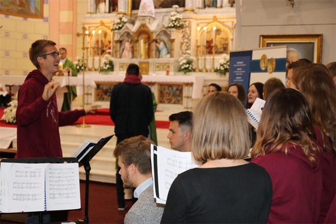 Mladi Varaždinske biskupije na susretu u Molvama: “Pozvani smo uređivati Božji vinograd”